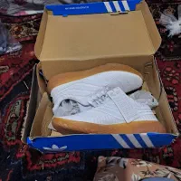 کتونی ژله‌ی ادیداس