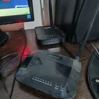 دو عدد مودم وای فای adsl یک عدد سیم کارتی