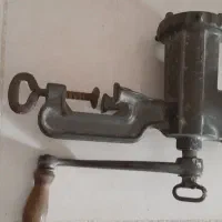 چرخ گوشت دستی قدیمی
