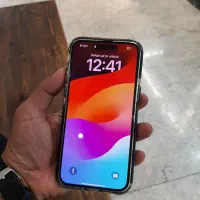 اپل iPhone 15 Pro Max با حافظهٔ ۲۵۶ گیگابایت . ۹۶