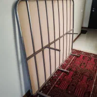 زیر تختی