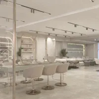 منشی مسلط در سالن زیبایی