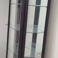 ویترین نیم دایره ایی چوبی