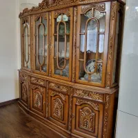 بوفه (ویترین) چوبی منبت‌کاری