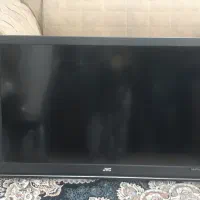 یک دستگاه تلوزیون ۴۲اینچ جی وی سی