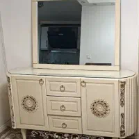 کنسول و آینه