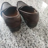 کفش|کیف، کفش، کمربند|برخوار, |دیوار