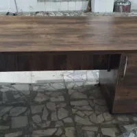 میز ناهار خوری همراه با پایه کمد