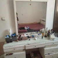 فروش فوری تخت خواب و میز دراور|تخت و سرویس خواب|صدرا-فارس, فاز ۲|دیوار