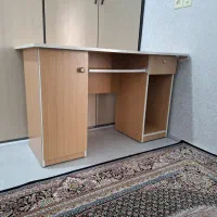 میز کامپیوتر و رگال استیل با کیفت