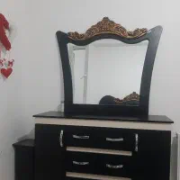 میزآرایش کرم مشکی