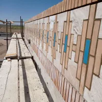 انواع سنگ کاری و آجر. و خورده کاری انجام میشود