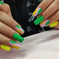 خدمات کاشت و ترمیم ناخن(مدل نیاز داریم)