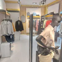 واگذاری کلیه دکورو وسایل کامل بوتیک زنانه