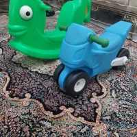 تعدادی اسباب بازی کودک الاکلنگ موتور برج هوش