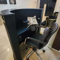 کانتر و صندلی منشی