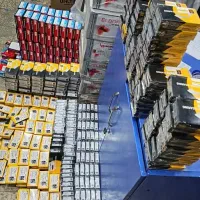 نیازمند فرشنده خانم لوازم یدکی