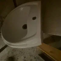 رو شویی به همراه پایه