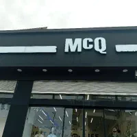 فروشنده پوشاک خانم و اقا