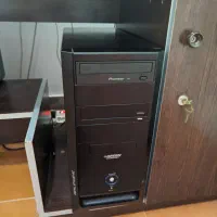 کامپیوتر رو میزی با کارت دیتا و تصویر به همراه میز|رایانه رومیزی|رشت, صفاری|دیوار