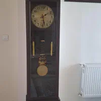 ساعت ایستاده وخوش رنگ