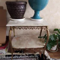 یک عدد میز آرایش با اینه و میز دوطبقه و میز تیوی|بوفه، ویترین، کنسول|پرند, فاز ۵|دیوار