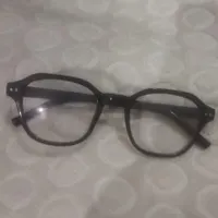 عینک پیدا شده