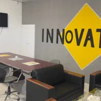 نیرو خانم یا اقا کار در دفتر