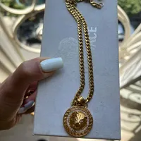 ست گردنبند و دستبند
