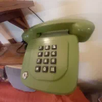 تلفنی قدیمی خوش رنگ