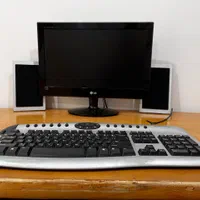 فروش کامپیوتر با تمامی لوازم جانبی