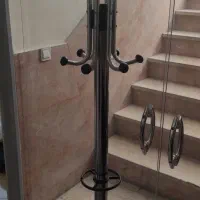 چوب لباسی ایستاده