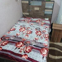 تخت در حد نو ، ۱/۵نیم نفره|تخت و سرویس خواب|اصفهان, مفتح|دیوار