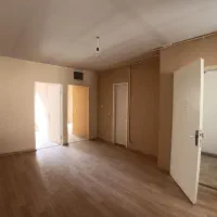 60 متری دو خوابه / نزدیک مترو و تیراژه دو