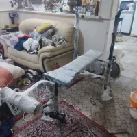 دوچرخه ثابت و نیز پرس سینه چند کاره