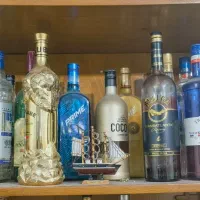 تعداد 30 عدد شیشه خالی