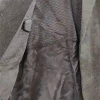 پالتو|لباس|فولادشهر, B6|دیوار