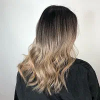 رنگ و لایت|خدمات آرایشگری و زیبایی|قم, قلعه یزدیها|دیوار