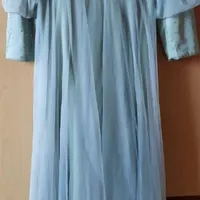 یک عدد لباس مجلسی خوش رنگ