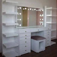 حراج میز آرایش و آیینه های قدی چراغدار