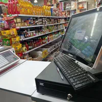 فروشنده پاره وقت خانوم درهایپرمارکت