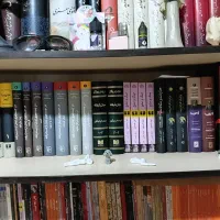 ۳۷۰ جلد کتاب کاملا نو نفیس ارزشمند و نشر معتبر