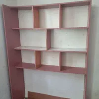 قفسه کتاب و وسایل
