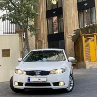 کیا سراتو ۲۰۰۰ اتوماتیک