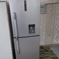 یخچال فریزر درحال کار