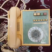 تلفن رومیزی قدیمی