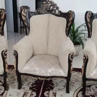 مبل سلطنتی ۹ نفره همراه با سه مبز جلو مبلی|مبلمان خانگی و میز عسلی|گلبهار, شهر جدید گلبهار|دیوار