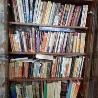 ۱۵۰ جلد کتاب ها جدید و قدیمی