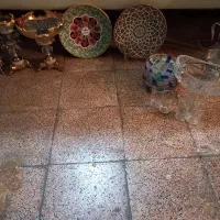 چینی و بشقاب و شمدانی