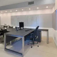 منشی خانم با روابط عمومی بالا